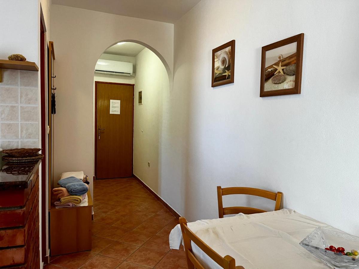 Apartments Maricic Banjol Ngoại thất bức ảnh