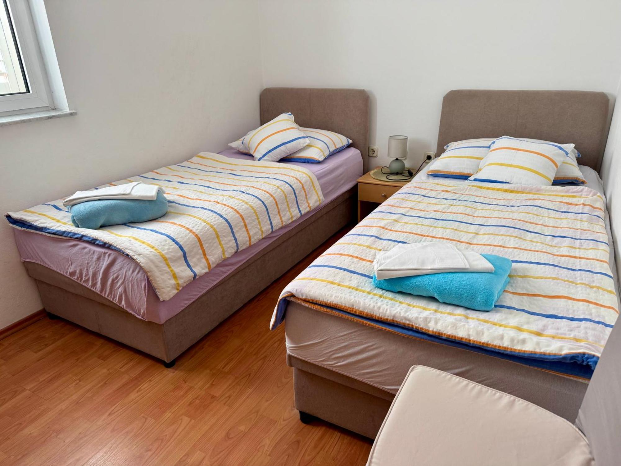 Apartments Maricic Banjol Ngoại thất bức ảnh