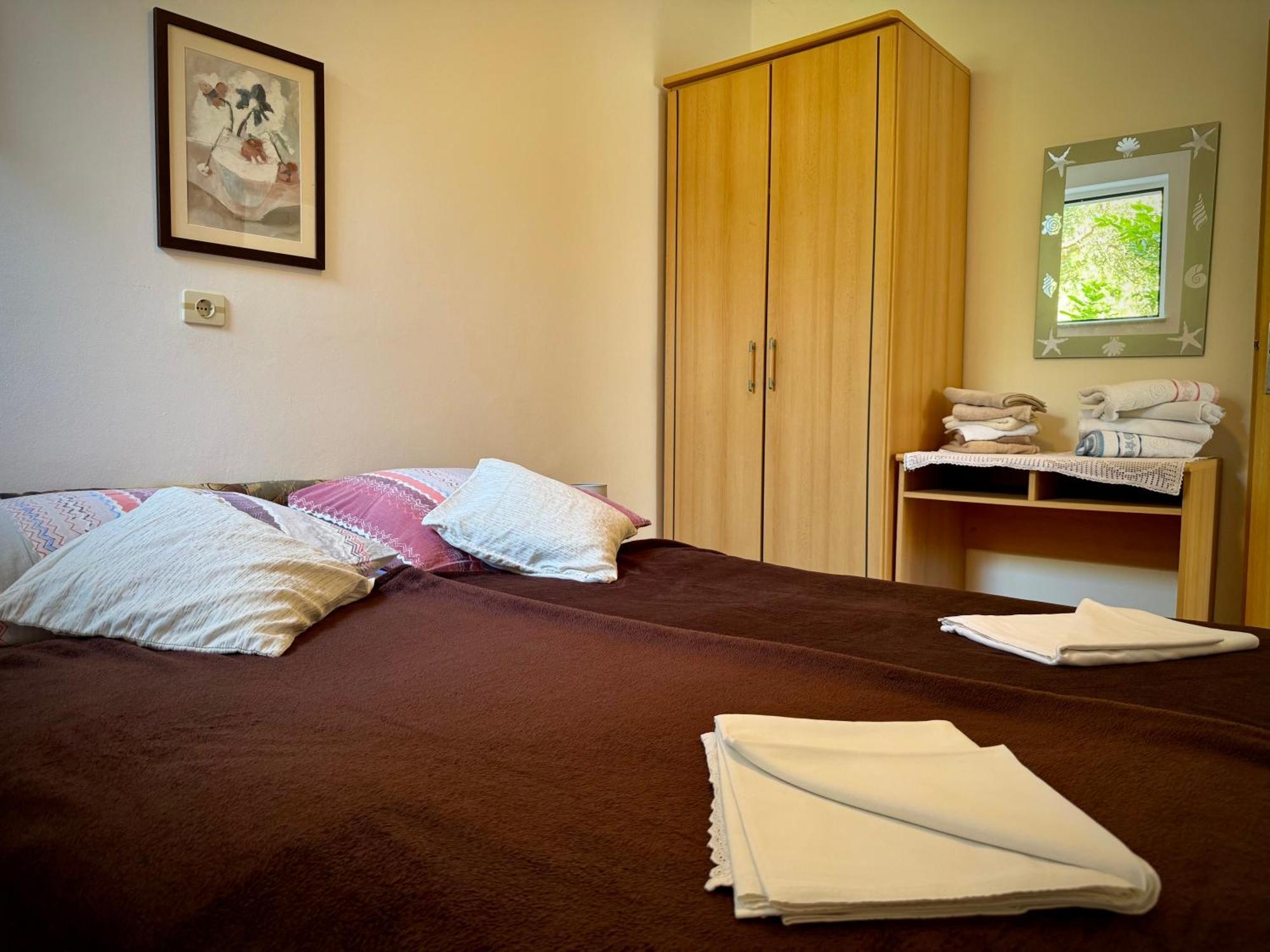 Apartments Maricic Banjol Ngoại thất bức ảnh